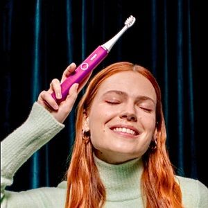 Bruush Electric Toothbrush Limited Edition magenta purple new with tags in box